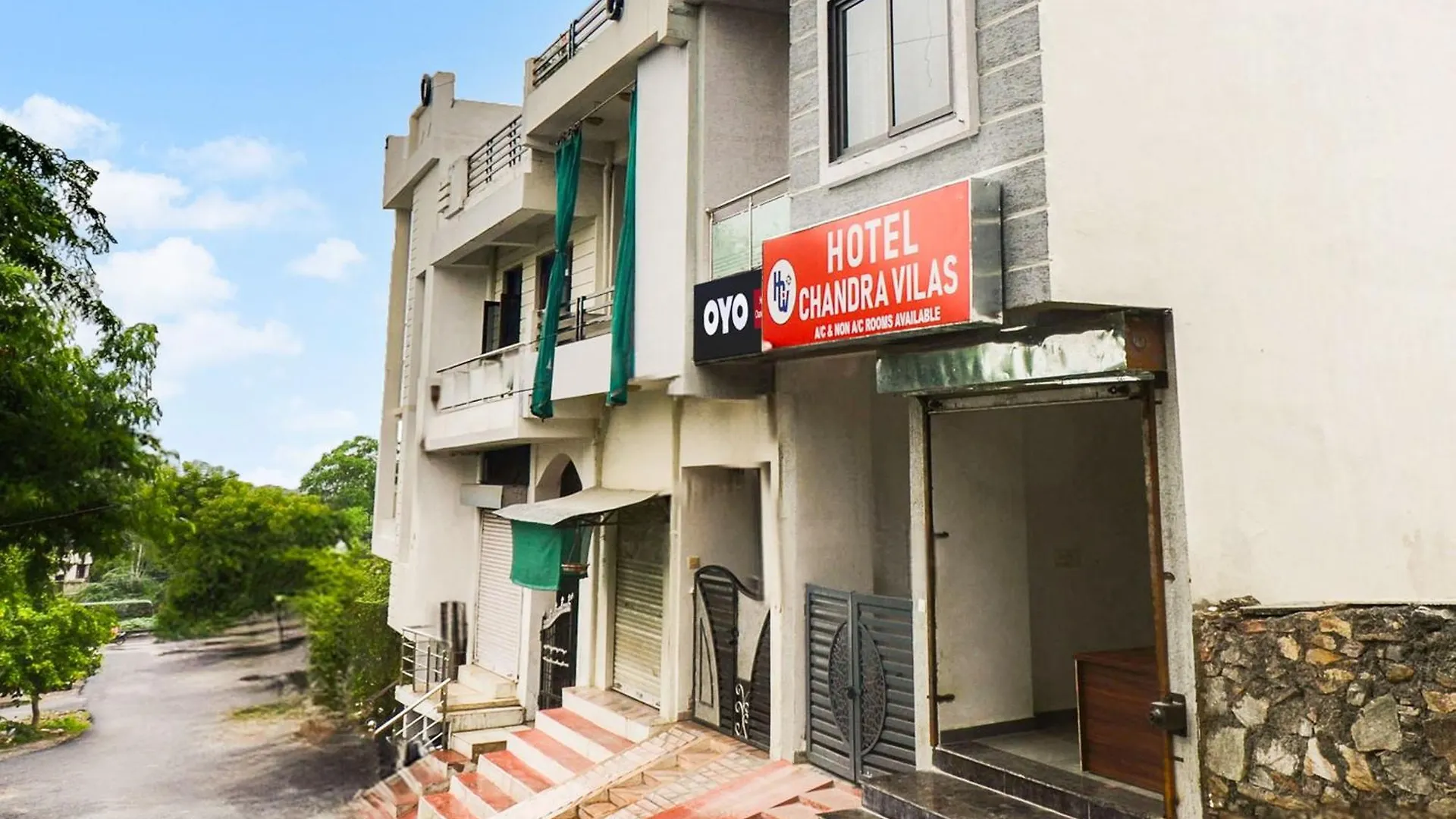 Hotel O Chandra Vilas Udaipur India